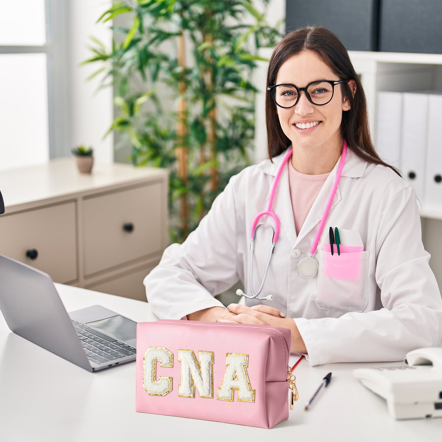 Y1tvei CNA Cosmetic Bag for Nurse - Preppy Patch CNA White Chenille Letter Makeup Bag PU Leather Certified Nursing Assistant Makeup Pouch CNA Week Appreciation Graduation Gift Bag for Women(Pink)