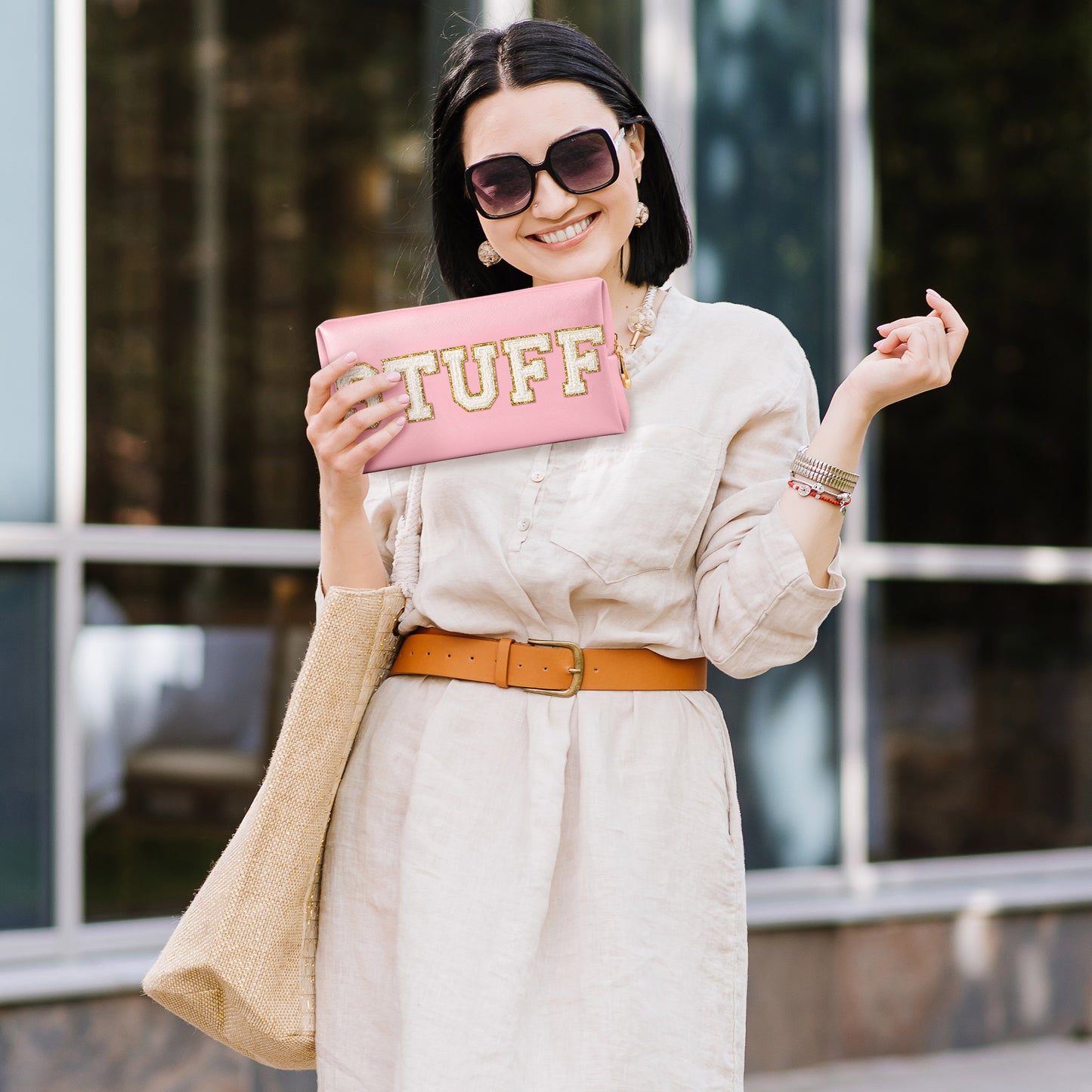 Y1tvei STUFF Makeup Bag Large - Preppy Patch Extra Large Stuff Varsity Letter Makeup Bag Sewn with White Letter PU Leather Waterproof Cosmetic Pouch Toiletry Zipper Organizer Gifts for Women(Pink)